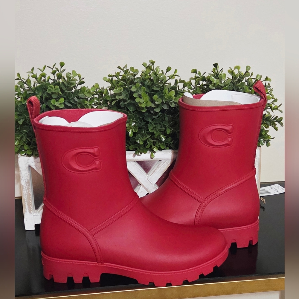 📣SOLD OUT! New Red Coach Ryder RainBoots